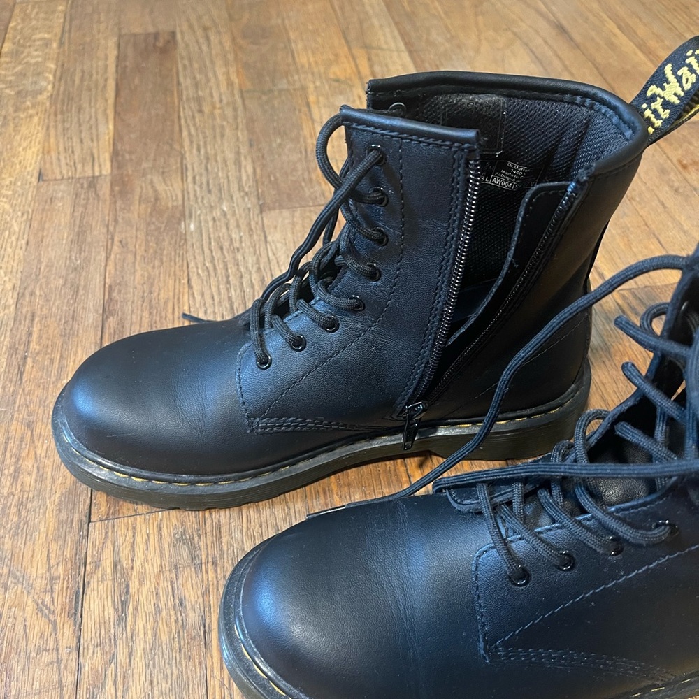 Dr Martens in very good condition, ready to ship!